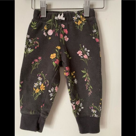 Carter’s dark grey floral pattern 2-pc distressed set:cuffed pants-hoodie, 9 mon - Picture 7 of 10